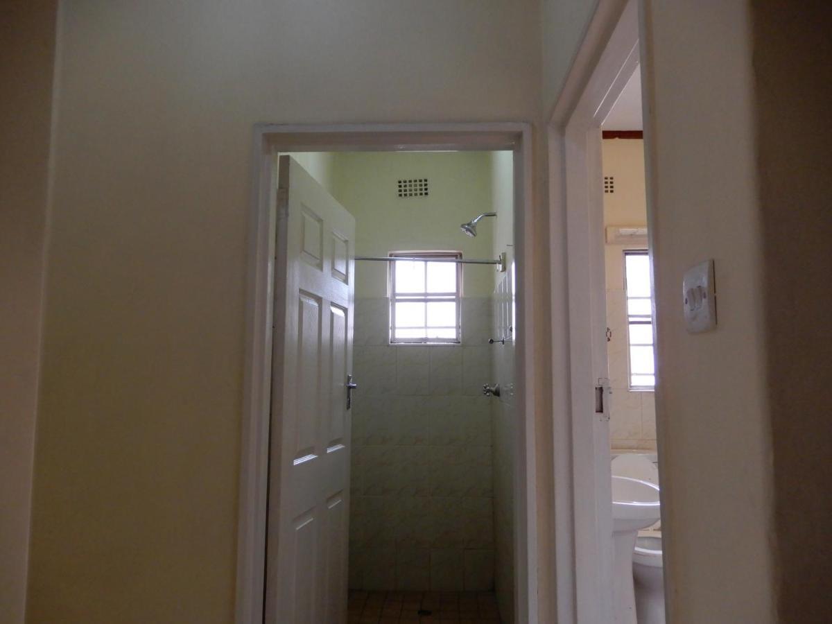 Quest Bed & Breakfast Lilongwe Bagian luar foto