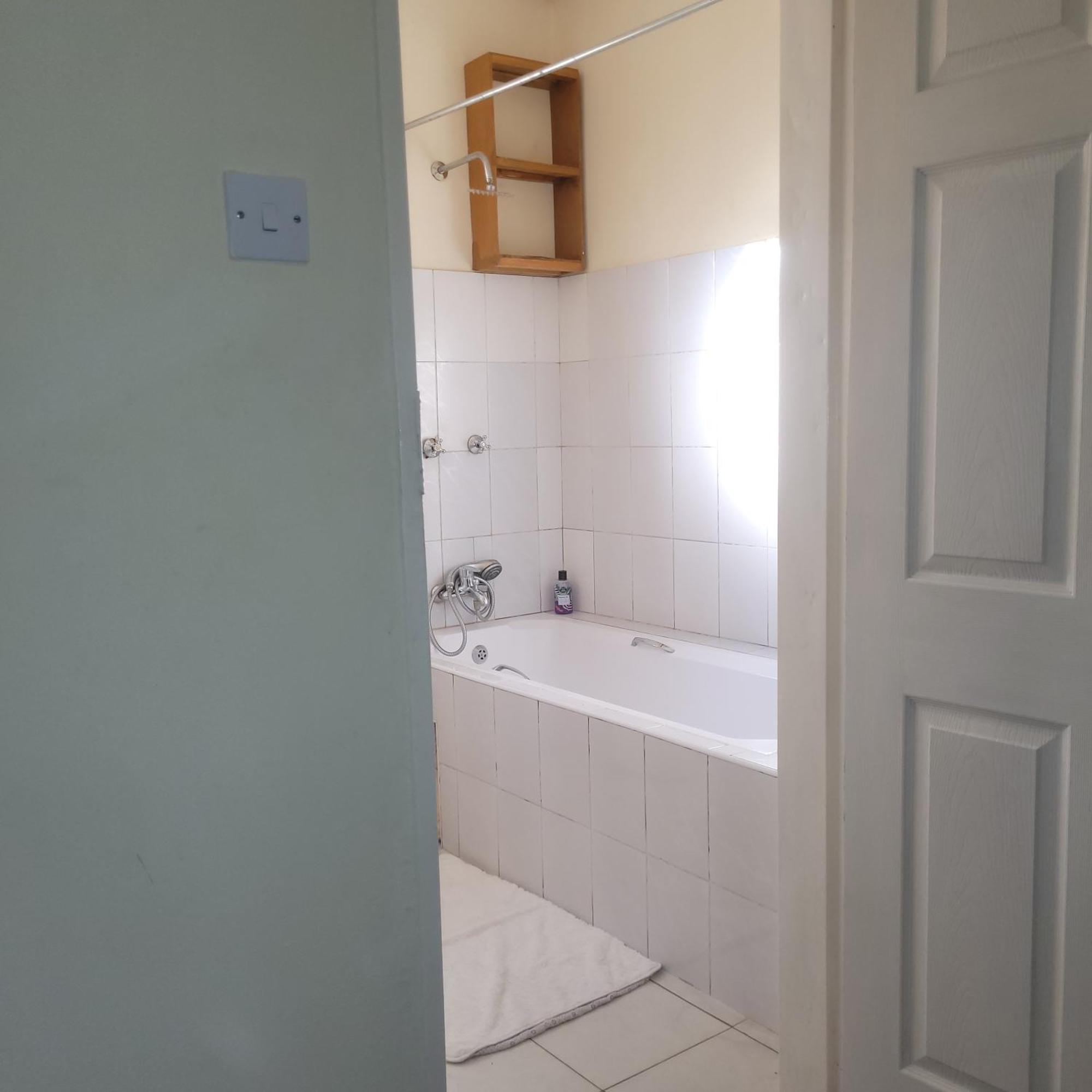 Quest Bed & Breakfast Lilongwe Bagian luar foto