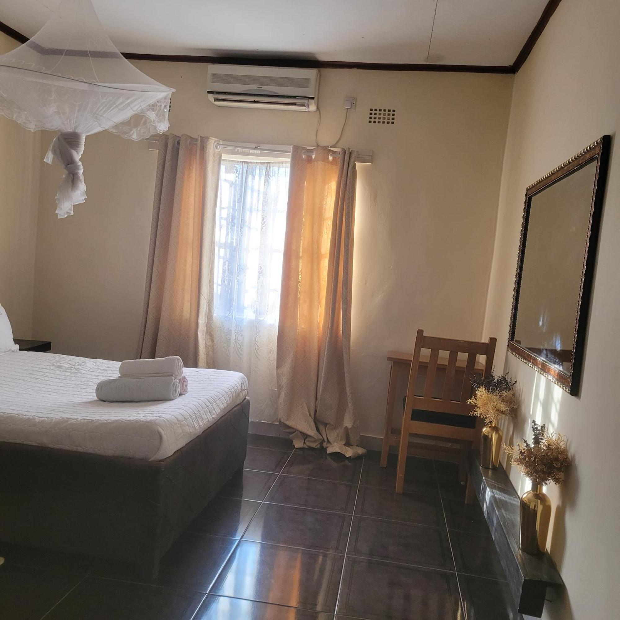 Quest Bed & Breakfast Lilongwe Bagian luar foto