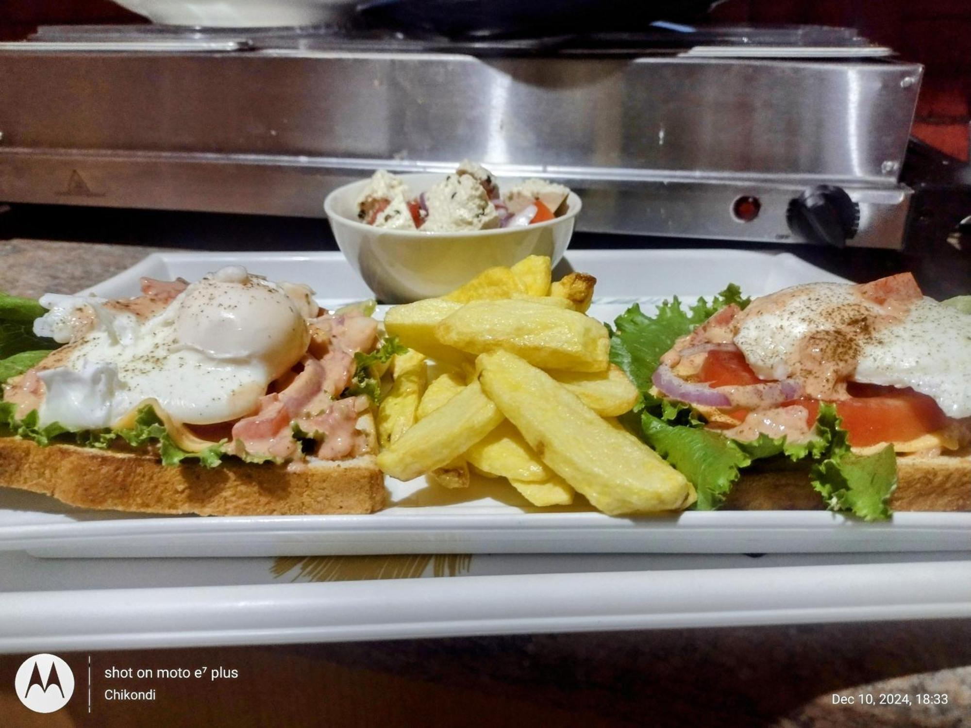 Quest Bed & Breakfast Lilongwe Bagian luar foto